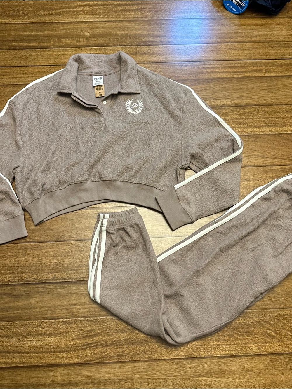 NWT VS PINK Reverse Fleece Cropped Polo & Joggers Sweatsuit Set S “iced Coffee”